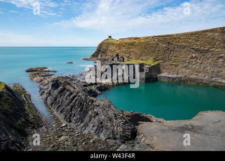 The Blue Lagoon at Abereiddy in the Pembroekshire coast national park, Wales. Stock Photo