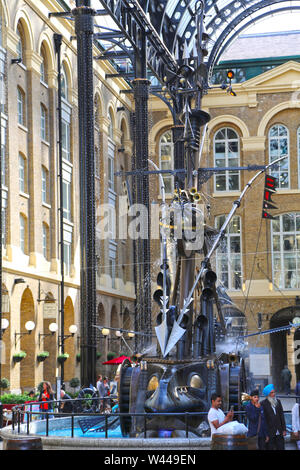 London, Great Britain -May 23, 2016: The Navigators, 1987, a sculpture by David Kemp, Hays Galleria shopping centre on the south bank of the river tha Stock Photo