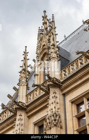 Details of 4th century Cathedral of Nôtre-dame de Rouen in Rouen, Normandy, France Stock Photo