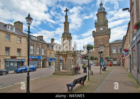 FORRES MORAY SCOTLAND THE FORRES TOLBOOTH BUILDING AND MARKET CROSS IN THE HIGH STREET Stock Photo