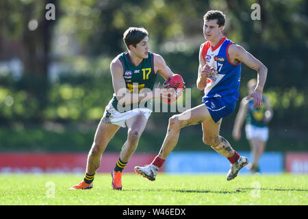 Box Hill City Oval, Melbourne, Australia. 20th July 2019. Australian Rules Football Under 18s Championships, Gippsland Power versus Tasmania Devils; Patrick Walker of the Tasmanian Devils runs with the ball Credit: Action Plus Sports Images/Alamy Live News Stock Photo