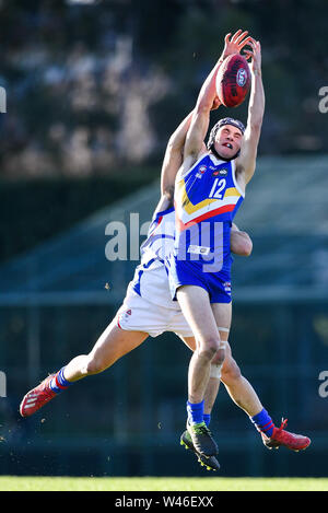 Box Hill City Oval, Melbourne, Australia. 20th July 2019. Australian Rules Football Under 18s Championships, Eastern Rangers versus Oakleigh Chargers; Jarrod Gilbee of the Eastern Ranges marks the ball Credit: Action Plus Sports Images/Alamy Live News Stock Photo