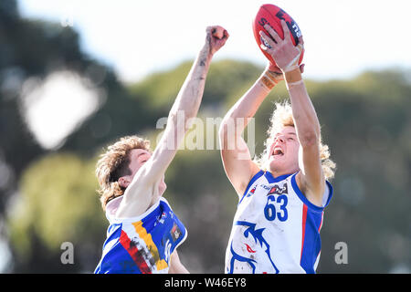 Box Hill City Oval, Melbourne, Australia. 20th July 2019. Australian Rules Football Under 18s Championships, Eastern Rangers versus Oakleigh Chargers; Jacob Woodfull of the Oakleigh Chargers marks the ball Credit: Action Plus Sports Images/Alamy Live News Stock Photo