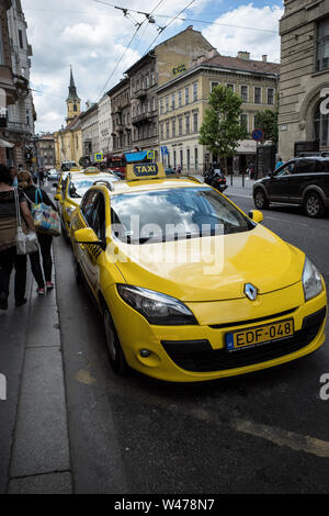 BUDAPEST TAXI AND TRAM HUNGARIAN TRANSPORT YELLOW CAB