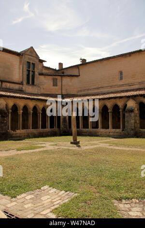 miedieval cloister of collegiate church at Saint Emilion, France Stock Photo