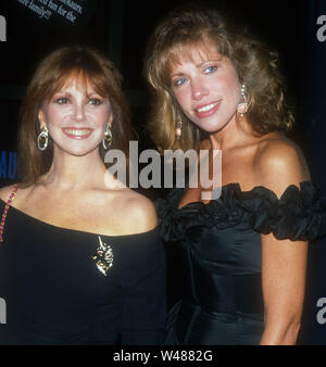 Marlo Thomas Carly Simon 1990 Photo By John Barrett ...