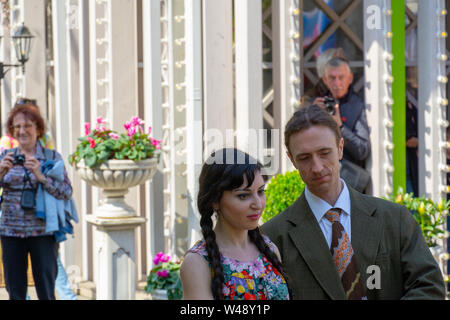 MOSCOW, RUSSIA - MAY 9, 2019: Immortal regiment procession in Victory Day and young soldier man and woman dancing along with the music Stock Photo