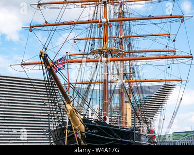 V&A Dundee museum & RSS Discovery ship, Waterfront  Riverside Esplanade, Dundee, Scotland, UK Stock Photo