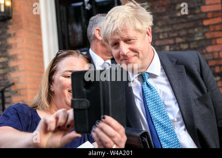 Boris Johnson, MP for Uxbridge, Conservative Politician, as a selfie with a female member of the public in Westminster, London, UK Stock Photo