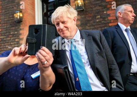 Boris Johnson, MP for Uxbridge, Conservative Politician, as a selfie with a female member of the public in Westminster, London, UK Stock Photo