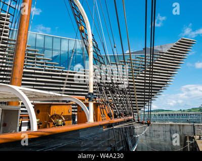 V&A Dundee museum & RSS Discovery ship in dry dock, Waterfront  Riverside Esplanade, Dundee, Scotland, UK Stock Photo