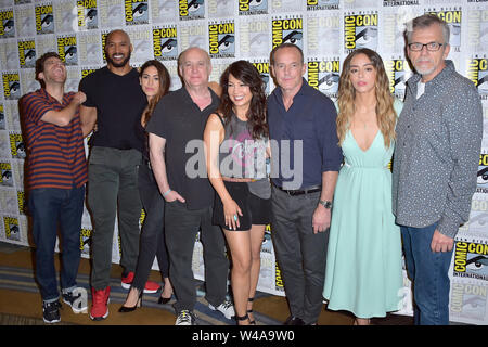 Jeff Ward, Henry Simmons, Natalia Cordova-Buckley, Jeph Loeb, Ming-Na Wen, Clark Gregg, Chloe Bennet and Jeffrey Bell at the Photocall for the ABC TV series 'Marvel's Agents of SHIELD' at the San Diego Comic-Con International in 2019 Hilton Bayfront Hotel. San Diego, 19.07.2019 | usage worldwide Stock Photo