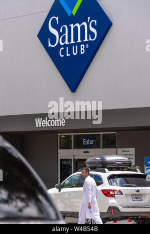 Sam's Club membership-only warehouse store in Snellville (metro Atlanta), Georgia. (USA) Stock Photo