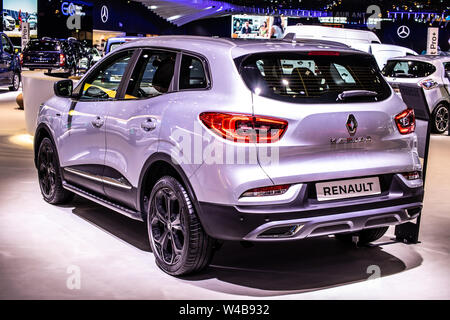 Silver Renault Kadjar, Brussels Motor Show, CMF-CD Platform, Compact SUV  Produced by Renault Editorial Stock Photo - Image of french, future:  168128648