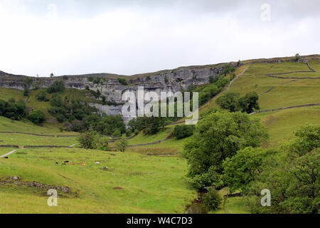 Malham Cove in the Yorkshire Dales National Park Stock Photo