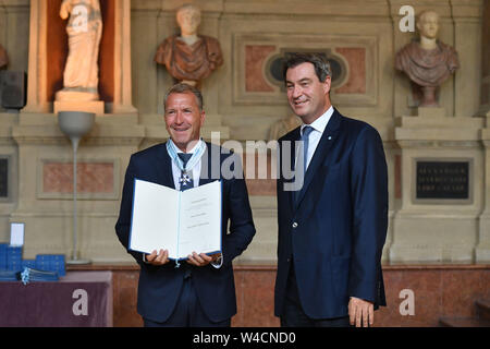 Munich, Germany. 22nd July, 2019. Andreas KOEPKE (ex football goalkeeper), Markus SOEDER (State Premier of Bavaria and CSU chairman) . Presentation of the Bavarian Order of Merit in the Antiquarium of the Munich Residence on 22.07.2019, | usage worldwide. Credit: dpa/Alamy Live News Stock Photo