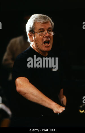George Gruntz, Schweizer Jazzpianist, Komponist, Arrangeur und Bandleader, Deutschland 1989. Swiss jazz pianist, composer, band leader and arranger George Gruntz, Germany 1989. Stock Photo
