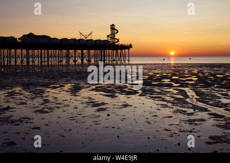 Herne Bay, Kent, UK. 22nd July 2019: UK Weather. Sunset at Herne Bay pier as another glorious warm day ends. Temperatures over 30C are predicted for the next few days. Credit: Alan Payton/Alamy Live News Stock Photo