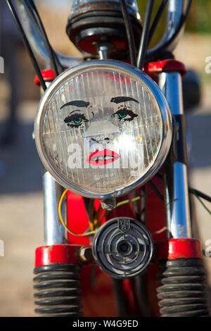 Detalle de motocicleta, Desierto del sur de Tunez, Africa Stock Photo