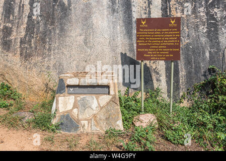 KRUGER NATIONAL PARK, SOUTH AFRICA - MAY 5, 2019: A plaque and information board at the place where the ashes of Stevenson Hamilton were scattered in Stock Photo