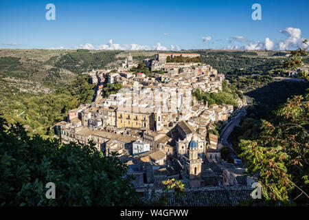 View from Ragusa Superiore to Ragusa Ibla with Duomo di San Giorgio, Ragusa, Sicily, Italy Stock Photo