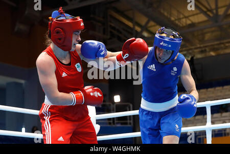 Ireland's Grainne Walsh (left) on her way to winning against Great Britain's Rosie Eccles in the Women's Welterweight Boxing at Sport Palace Uruchie, during day four of the European Games 2019 in Minsk. Stock Photo