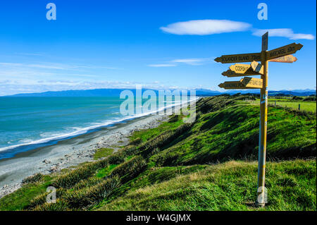 Signpost on Te Waewae Bay, along the Road from Invergargill to Te Anau, South Island, New Zealand Stock Photo