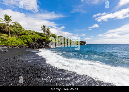 Black Sand Beach, Waianapanapa State Park, Maui, Hawaii, USA Stock Photo