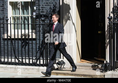 London, UK. 23 July, 2019. Jeremy Hunt MP, Secretary of State for Foreign and Commonwealth Affairs and Conservative leadership candidate, leaves 10 Downing Street following the final Cabinet meeting of Theresa May's Premiership. The name of the new Conservative Party Leader, and so the new Prime Minister, is to be announced at a special event afterwards. Credit: Mark Kerrison/Alamy Live News Stock Photo