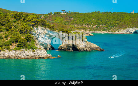 Panoramic sight of the famous Arco di San Felice in the Gargano national park. Apulia (Puglia), Italy. Stock Photo