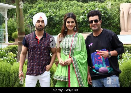 Delhi, India. 23rd July, 2019. bollywood Actor, Daljit Dosanjh, Kriti Sanon Varun Sharma, During thepress conference for the upcoming movie Arjun Patiala Credit: Jyoti Kapoor/Pacific Press/Alamy Live News Stock Photo