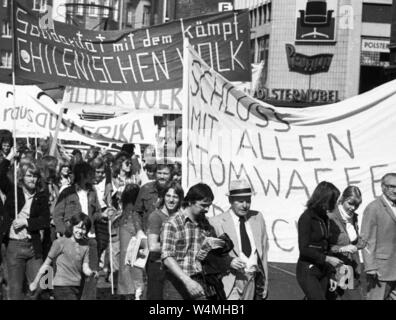 The peace march '73 of the peace movement on 15.9.1973 in Dortmund had, besides the demand for the end of all nuclear weapons, solidarity with Chile.| | usage worldwide Stock Photo