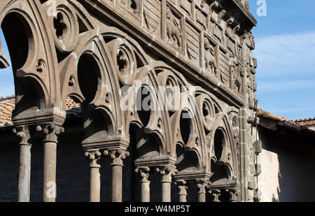 Detail of the carved stone, gothic arcade on the loggia of the Papal Palace in Viterbo. Stock Photo