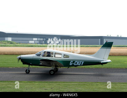 Piper PA-28-161 Cherokee Warrior II at Wellesbourne Airfield, Warwickshire, UK (G-CKEY) Stock Photo
