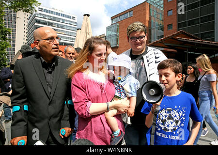 Manchester, UK, 24th July, 2019.The nephew of Yousef Makki speaking at a peaceful protest. for  Yousef  who was a 17 year old  killed in a stabbing incident.  Family and friends feel let down by the justice system as nobody has been convicted of Yousef's murder.  , Crown Square Crown Court, Manchester, UK. Credit: Barbara Cook/Alamy Live News Stock Photo