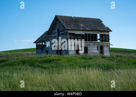 Old weathered barn, abandoned in the Palouse region of Washington state Stock Photo