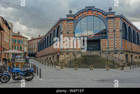 Albi, Midi Pyrenees, France - September 19, 2017: Stairs to entrance to the Covered Market of Albi on a cloudy day stairs Stock Photo