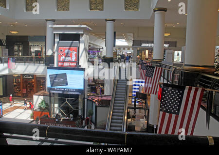 Interior view of the Crabtree Valley Mall in Raleigh, NC, USA Stock Photo