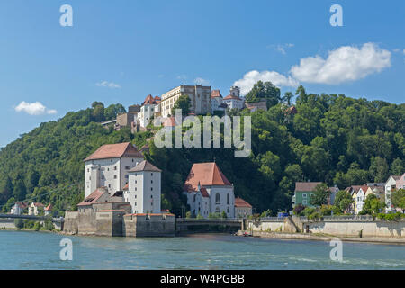 Veste Niederhaus (Lower Fortress) and Veste Oberhaus (upper fortress) at the junction of Ilz and Danube, Passau, Lower Bavaria, Bavaria, Germany Stock Photo