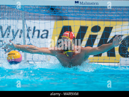 Gwangju, South Korea. 25th July, 2019. Swimming World Championship: Water Polo Placement Round 5-8, Serbia - Germany: Goalkeeper Moritz Schenkel can not parry the last five meters. Germany lost in the five-meter throw with 16:17. Credit: Bernd Thissen/dpa/Alamy Live News Stock Photo