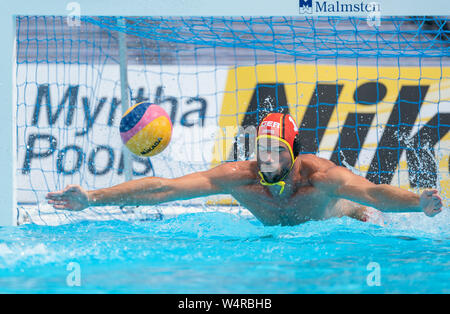 Gwangju, South Korea. 25th July, 2019. Swimming World Championship: Water polo placement round 5-8, Serbia - Germany: Goalkeeper Moritz Schenkel in action. Germany lost in the five-meter throw with 16:17. Credit: Bernd Thissen/dpa/Alamy Live News Stock Photo