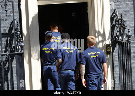 Removal men enter Downing Street the day after Boris Johnson became Prime Minister Stock Photo