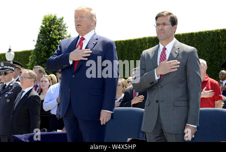 July 25, 2019, Washington, District of Columbia, USA: United States President Donald J. Trump (L) attends the welcome ceremony for the new US Secretary of Defense Dr. Mark T. Esper, at the Pentagon, Thursday, July 25, 2019, Washington, DC. The Department of Defense has been without a full-time leader since former Secretary Jim Mattis resigned in December Credit: Mike Theiler/CNP/ZUMA Wire/Alamy Live News Stock Photo