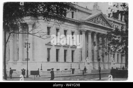 Engraved postcard of the Appellate Court building at 35 East 25th Street, New York City, New York, 1915. From the New York Public Library. () Stock Photo