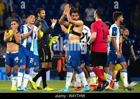 Barcelona, Spain. 25th July, 2019. RCD Espanyol's Wu Lei (2nd L) greets the audience with teammates after the Europa League qualifying second round between RCD Espanyol of Spain and Stjarnan of Iceland at RCDE Stadium in Barcelona, Spain, July 25, 2019. RCD Espanyol of Spain won 4-0. Credit: Joan Gosa/Xinhua/Alamy Live News Stock Photo