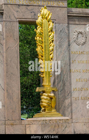 Golden Flaming Sword Second Division Memorial Presidential Park Washington DC.  Memorial was dedicated 1936. Flaming sword emphasizes defense of Paris Stock Photo