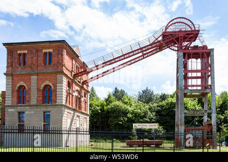 Pit head winding gear and engine house, Bestwood Colliery, Bestwood, Nottinghamshire, England, UK Stock Photo