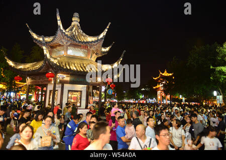 --FILE--Crowds of Chinese tourists visit the Confucius Temple Resort during the week-long National Day holiday in Nanjing city, east China's Jiangsu p Stock Photo