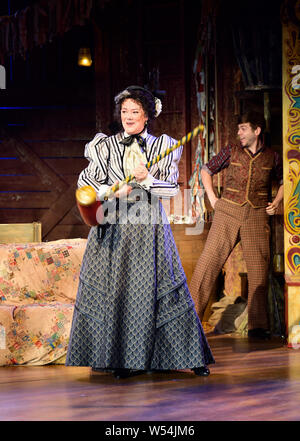 Josie Lawrence playing Aunt Eller in Oklahoma!, Chichester Festival Theatre, West Sussex, UK. 19 July 2019. Stock Photo