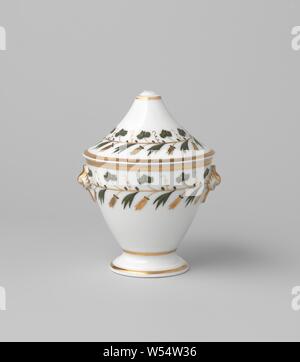 Sugar bowl with a foliate scroll, Sugar bowl with porcelain lid on a high, spreading base and with two modeled handles with rings painted on the glaze in green, black and gold. Decorated with a band with vines on one side and flowers and leaves on the other side. Gold lines on the foot and edge. Cover button missing. Marked on the bottom with the crossed arrows., La Courtille Parijs, Paris, c. 1800 - c. 1824, porcelain (material), glaze, gold (metal), vitrification, h 16 cm h 5.5 cm d 6.3 cm Stock Photo